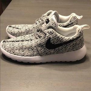 NWOT Nike running shoes